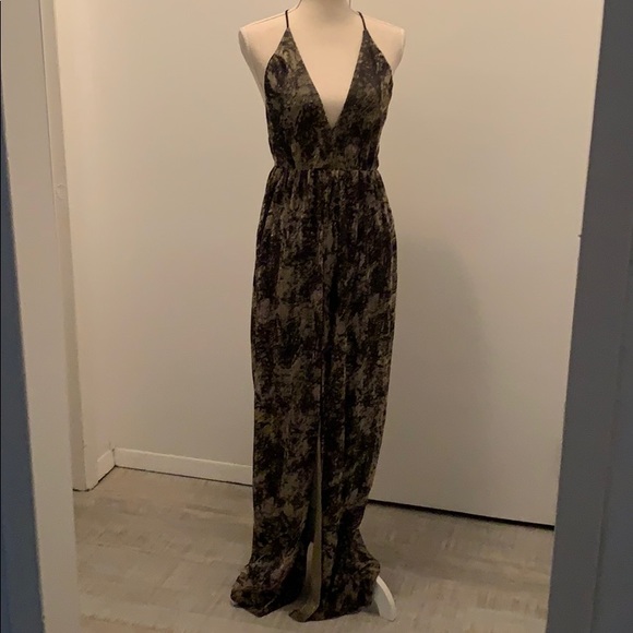 Gorgeous gold and black maxi dress with sexy back - Picture 1 of 8